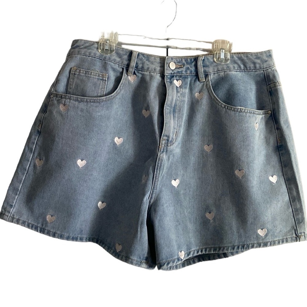 Cider Pink Heart Light Wash 100% Cotton Plus Size Denim Shorts